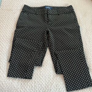 Old Navy size:4  women’s pants Black & white pattern